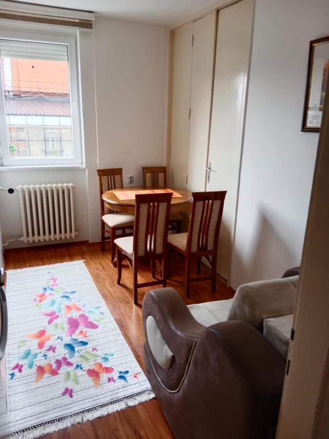 Appartement Apartman Dragana à Pirot Extérieur photo